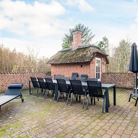Luxury Retreat With Pool Dom wakacyjny Ulfborg