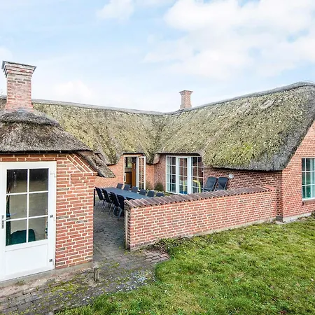 Dom wakacyjny Luxury Retreat With Pool Ulfborg